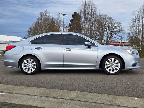 Used 2017 Subaru Legacy 2.5i Premium w/ Moonroof Package AWD/4WD image 6