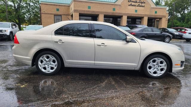 Used 2010 Ford Fusion SE FWD image 3