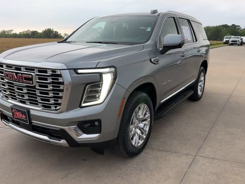 Used 2025 GMC Yukon Denali AWD/4WD image 3