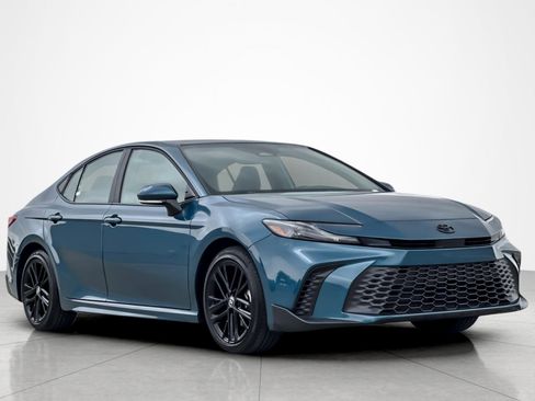 Certified 2025 Toyota Camry SE image 7