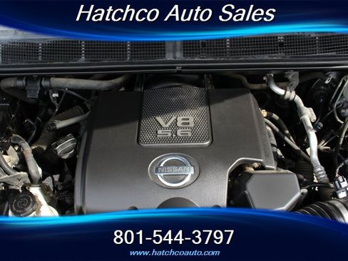 Used 2014 Nissan Titan SV w/ SV Value Truck Package AWD/4WD image 10