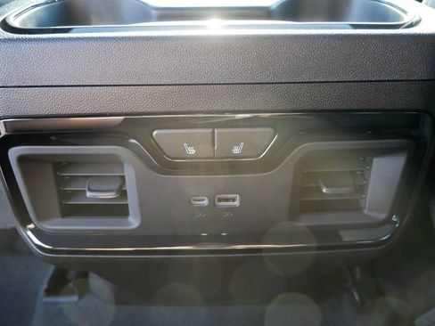 Used 2025 GMC Sierra 2500 AT4X w/ AT4X AEV Edition AWD/4WD image 14