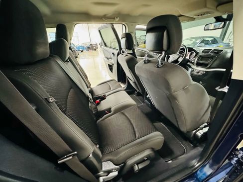 Used 2018 Dodge Journey SE image 12