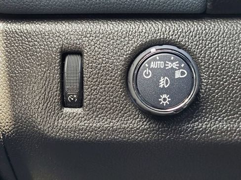 Used 2021 Chevrolet Colorado Z71 w/ Safety Package AWD/4WD image 33