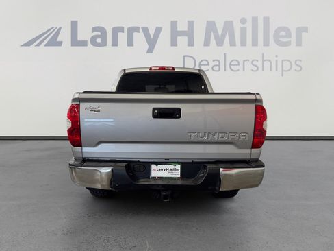 Used 2017 Toyota Tundra SR5 w/ SR5 Upgrade Package image 4