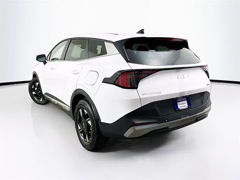 Used 2026 Kia Sportage LX image 6