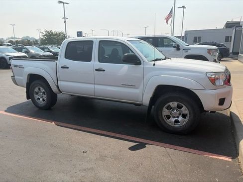 Used 2014 Toyota Tacoma 4x4 Double Cab w/ TRD Off-Road Package image 6