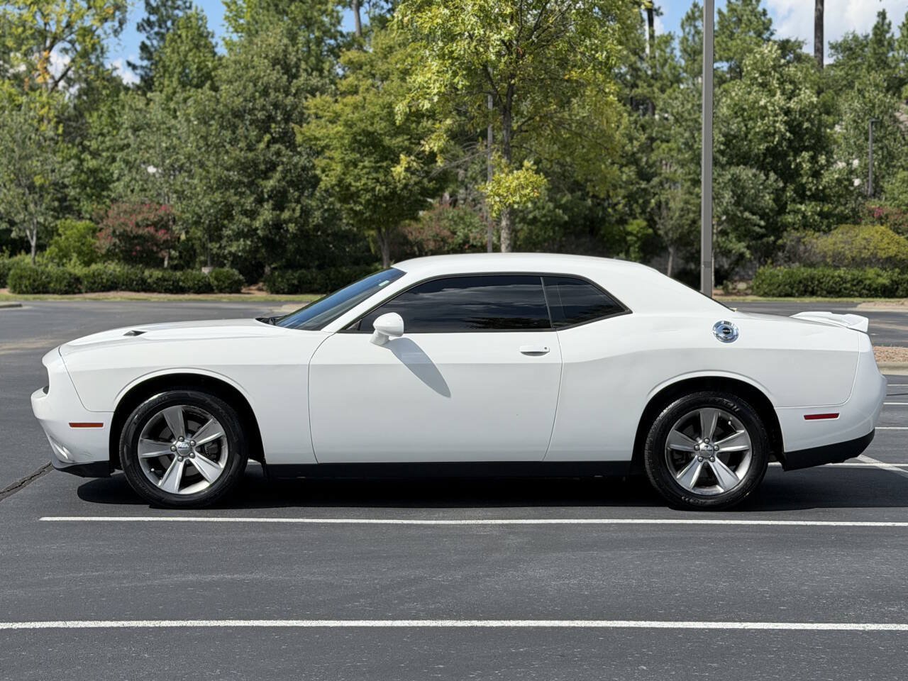 Used 2019 Dodge Challenger SXT RWD image 3