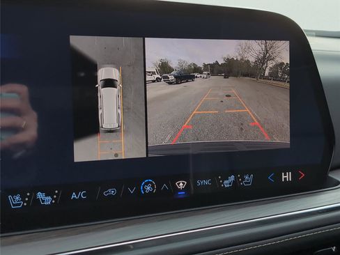 New 2026 Chevrolet Suburban Premier image 9