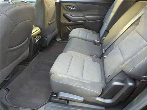 Used 2021 Chevrolet Traverse LS FWD image 18