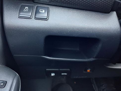 Used 2019 Nissan Kicks S image 9