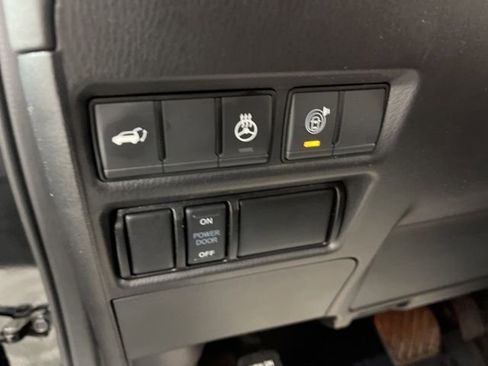Used 2024 Nissan Armada Platinum w/ Captain's Chairs Package RWD image 30
