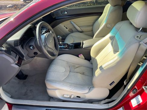 Used 2011 INFINITI G37 Journey w/ Premium Pkg image 9