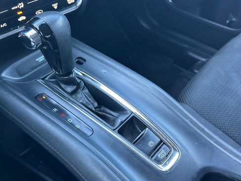 Used 2019 Honda HR-V EX image 21