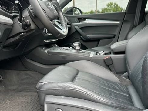 Used 2020 Audi Q5 2.0T Premium w/ Titanium Sport Package AWD/4WD image 10