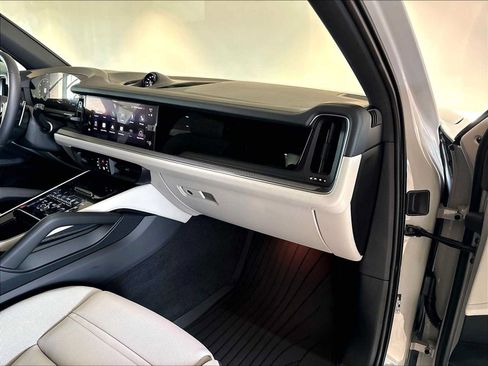 New 2026 Porsche Cayenne AWD/4WD image 22
