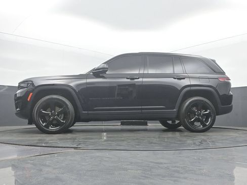 Used 2023 Jeep Grand Cherokee Altitude AWD/4WD image 44