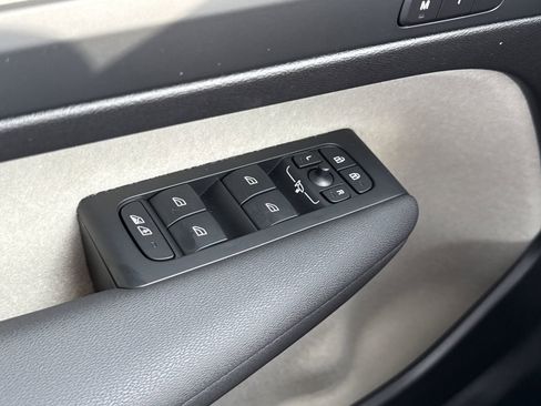 New 2026 Volvo XC40 B5 Ultra w/ Protection Package Premier image 17