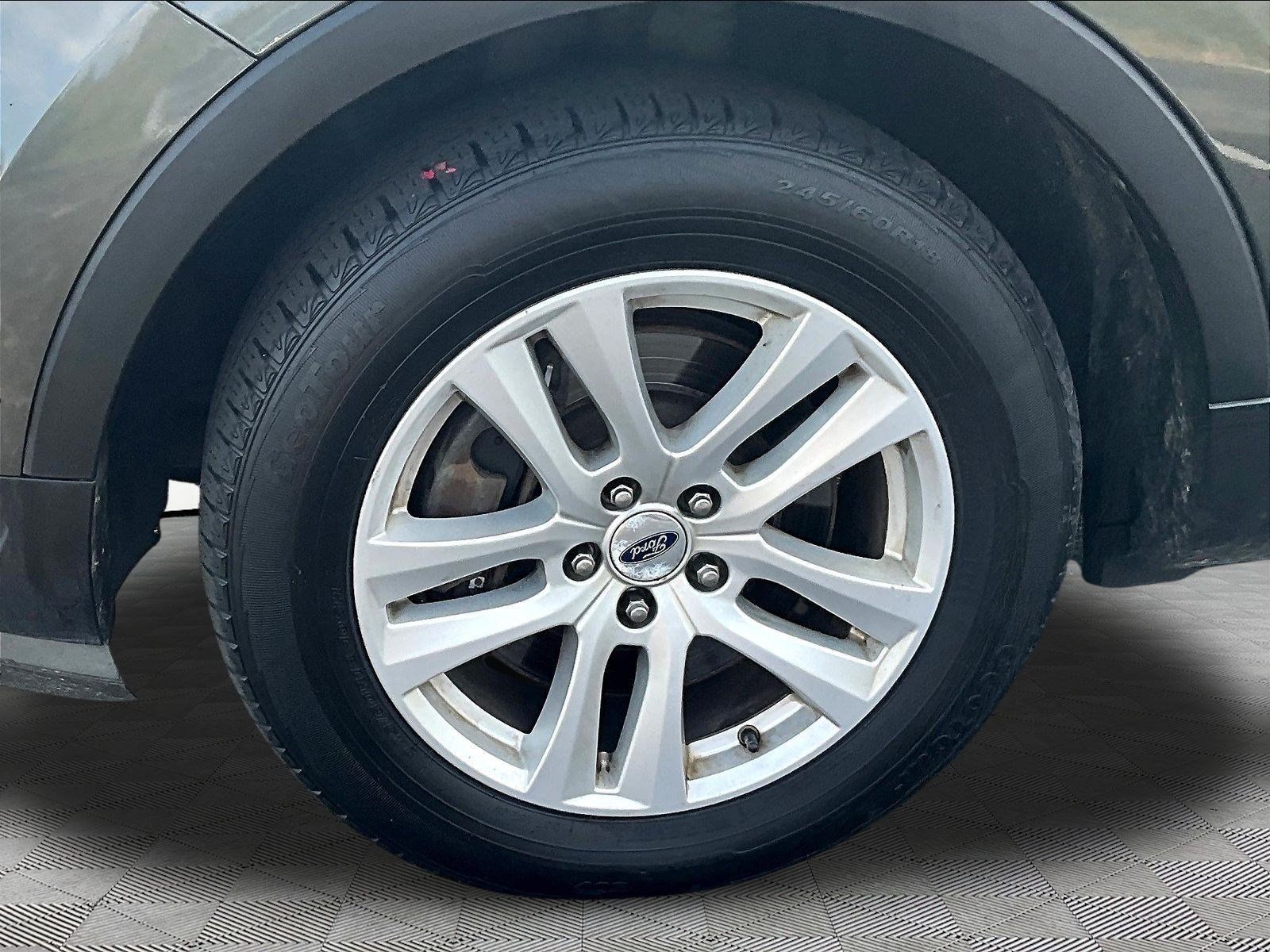 Used 2018 Ford Explorer XLT w/ Equipment Group 202A FWD image 33