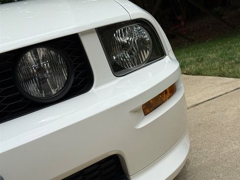 Used 2009 Ford Mustang GT image 13
