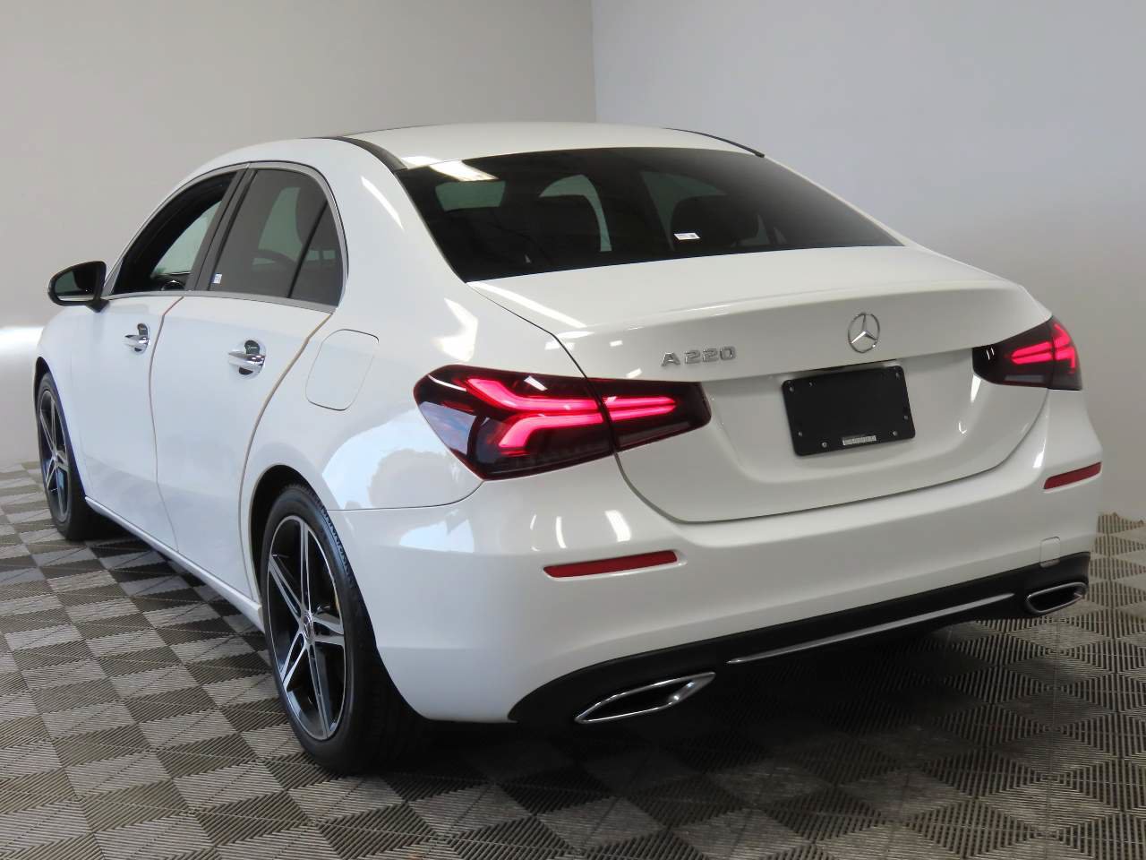Used 2019 Mercedes-Benz A 220 image 3