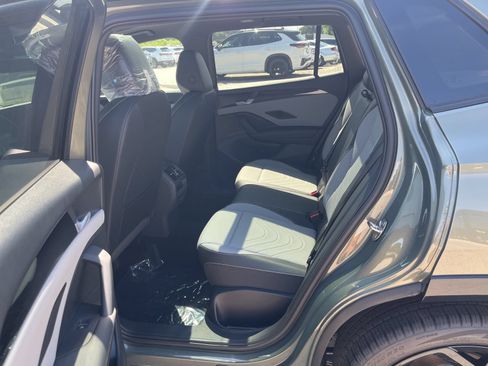 New 2026 Volkswagen Tiguan SE R-Line FWD image 21