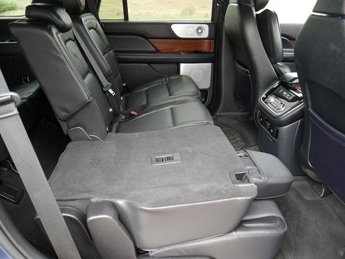Used 2019 Lincoln Navigator Reserve AWD/4WD image 64