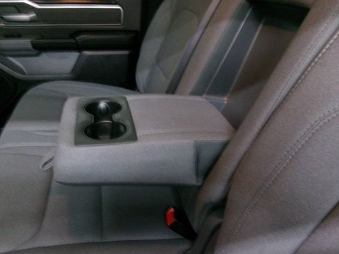 Used 2019 RAM 1500 Big Horn AWD/4WD image 28