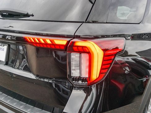 New 2026 Ford Explorer Active w/ Active Comfort Package image 7