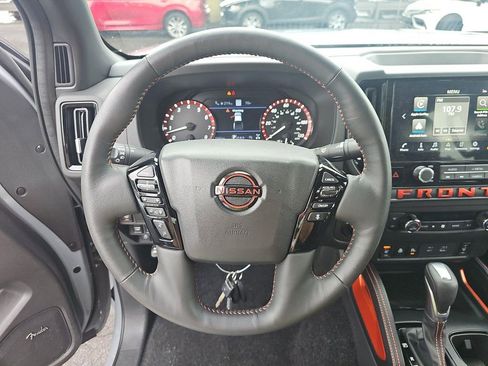 Certified 2025 Nissan Frontier PRO-4X w/ Pro Premium Package AWD/4WD image 9
