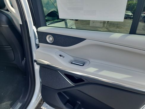New 2026 Lincoln Navigator L Reserve AWD/4WD image 24