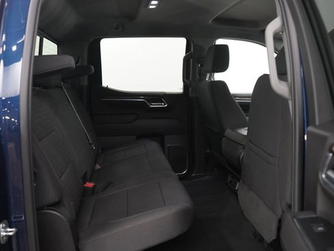 Used 2022 Chevrolet Silverado 1500 LT w/ Z71 Off-Road Package AWD/4WD image 12