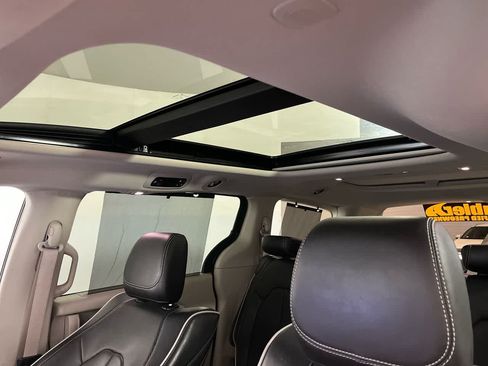 Used 2021 Chrysler Pacifica Limited w/ Uconnect Theater Family Group AWD/4WD image 25