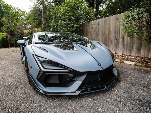 Used 2024 Lamborghini Revuelto AWD/4WD image 15
