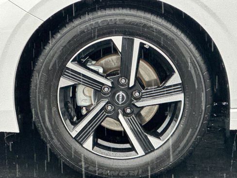 Used 2024 Nissan Sentra SV image 24