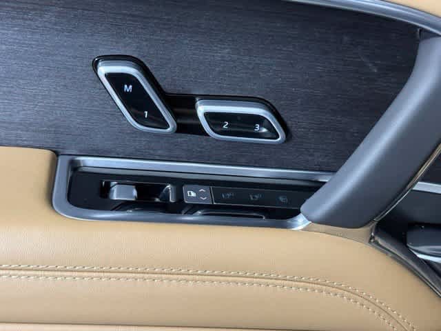 Used 2023 Land Rover Range Rover Long Wheelbase Autobiography AWD/4WD image 20