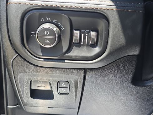 Used 2019 RAM 1500 Limited AWD/4WD image 28