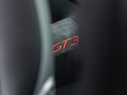 Certified 2018 Porsche 911 GT3 image 40