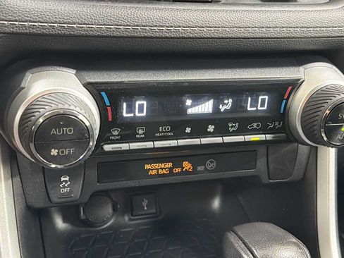 Certified 2021 Toyota RAV4 LE AWD/4WD image 20