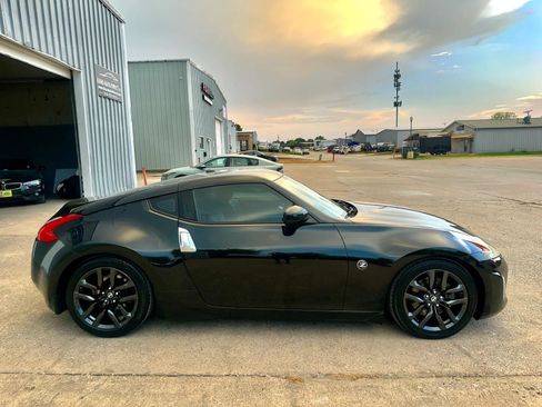 Used 2016 Nissan 370Z Touring RWD image 8