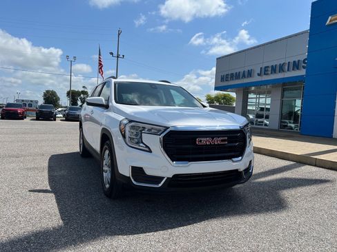 Certified 2024 GMC Terrain SLE w/ Driver Convenience Package FWD image 1
