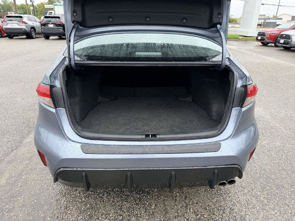 Certified 2025 Toyota Corolla SE w/ SE Premium Package FWD image 15