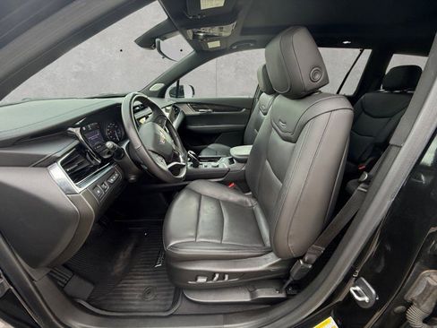 Certified 2022 Cadillac XT6 Premium Luxury w/ LPO, ONYX Package FWD image 20