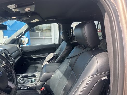 Used 2018 Ford Expedition XLT w/ Equipment Group 202A image 12