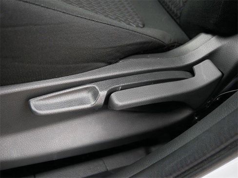 Used 2025 Mitsubishi Eclipse Cross ES image 17