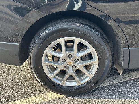 Used 2023 Chevrolet Equinox LS image 17