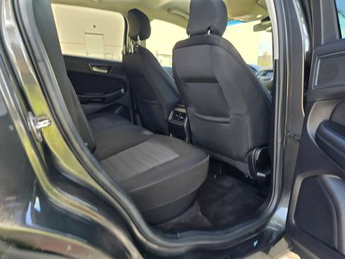 Used 2019 Ford Edge SE FWD image 41