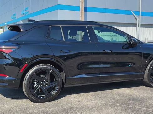 Certified 2024 Chevrolet Equinox EV RS image 2