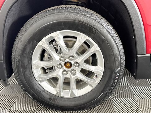 Used 2021 Chevrolet Traverse LT FWD image 37