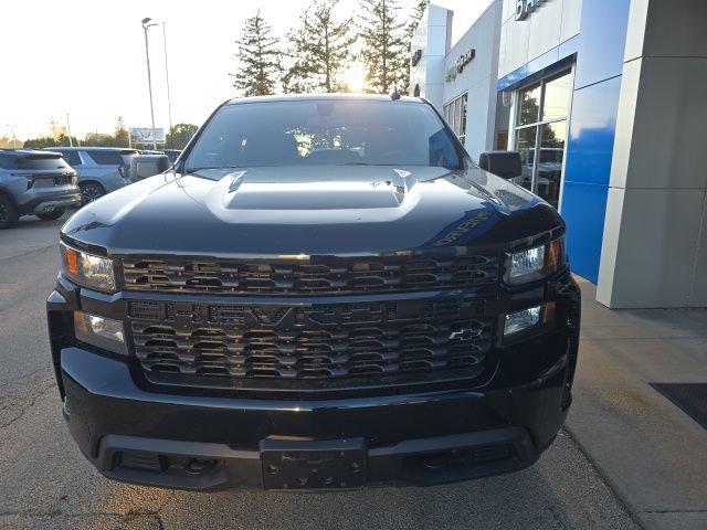 Used 2021 Chevrolet Silverado 1500 Custom w/ LPO, Dark Essentials Package AWD/4WD image 2